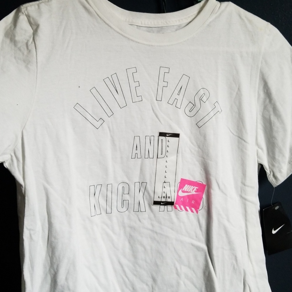 Nike tee size L